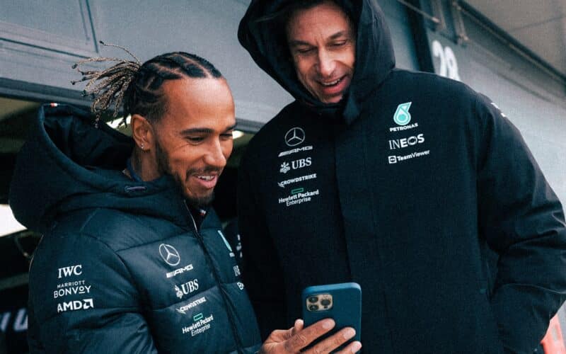 - Wolff: Tra "poche ore" verrà finalizzato un nuovo contratto con Hamilton F1.