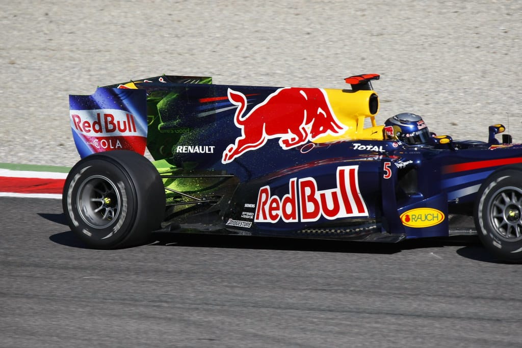- Visualizzazione del flusso in Formula 1: una guida ai test aerodinamici