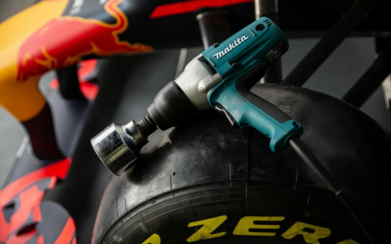 - Incontra il Wheel Gun: un pit stop essenziale per la Formula 1